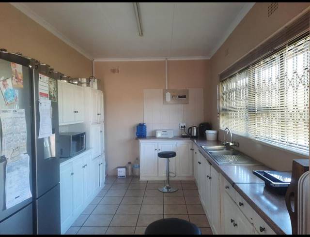 4 BEDROOM HOUSE FOR SALE IN VANDERBIJLPARK SE 7